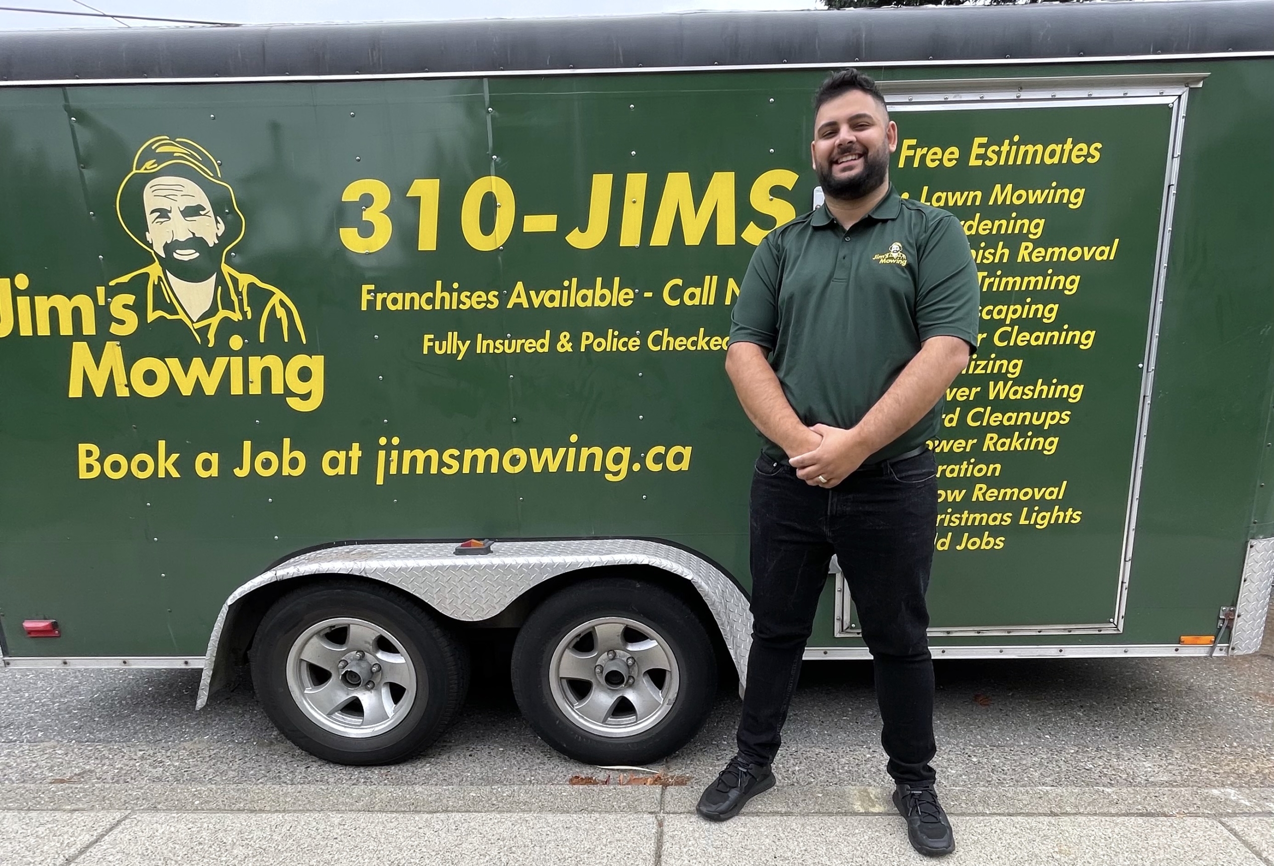 Jessy Hahn in front of trailer pic original Jessy Hahn in front of trailer pic original