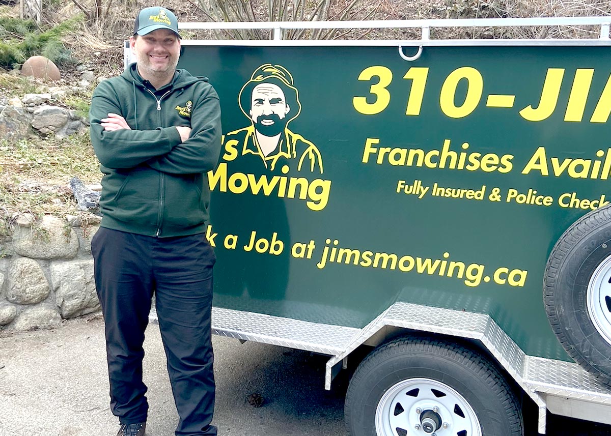 In-front-of-trailer-pic—Stephen-Hawkins In-front-of-trailer-pic---Stephen-Hawkins